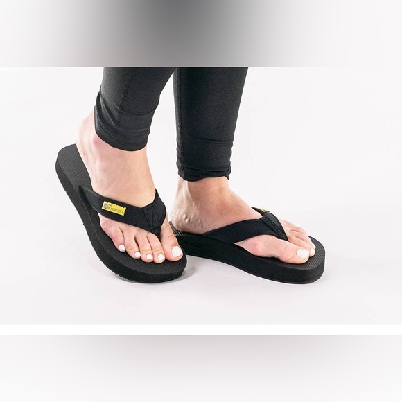 The Healing Sole Palmer Flip Flops - Picture 12 of 13